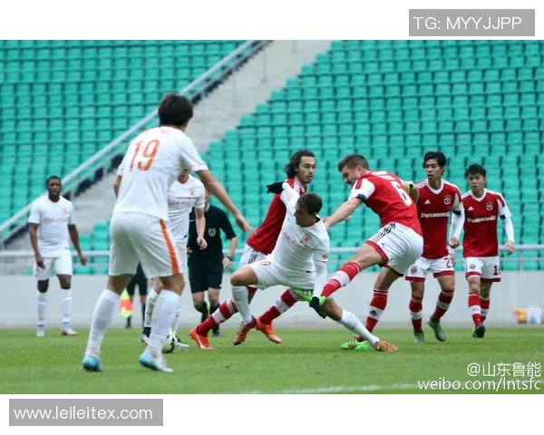 鲁能对阵香港南华精彩视频回顾与比赛亮点分析